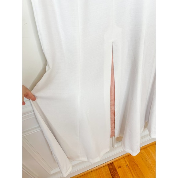 C/Meo Collective Elation Gown in White Size Medium - Picture 4 of 8